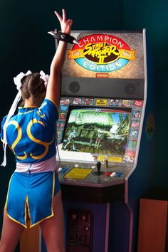 Chun Li Plays SF2